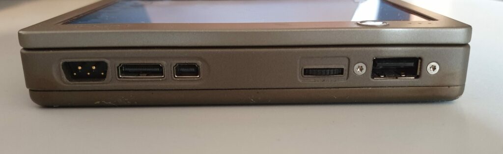 OQO 01+ front