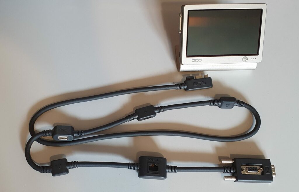 OQO 01+ docking cable