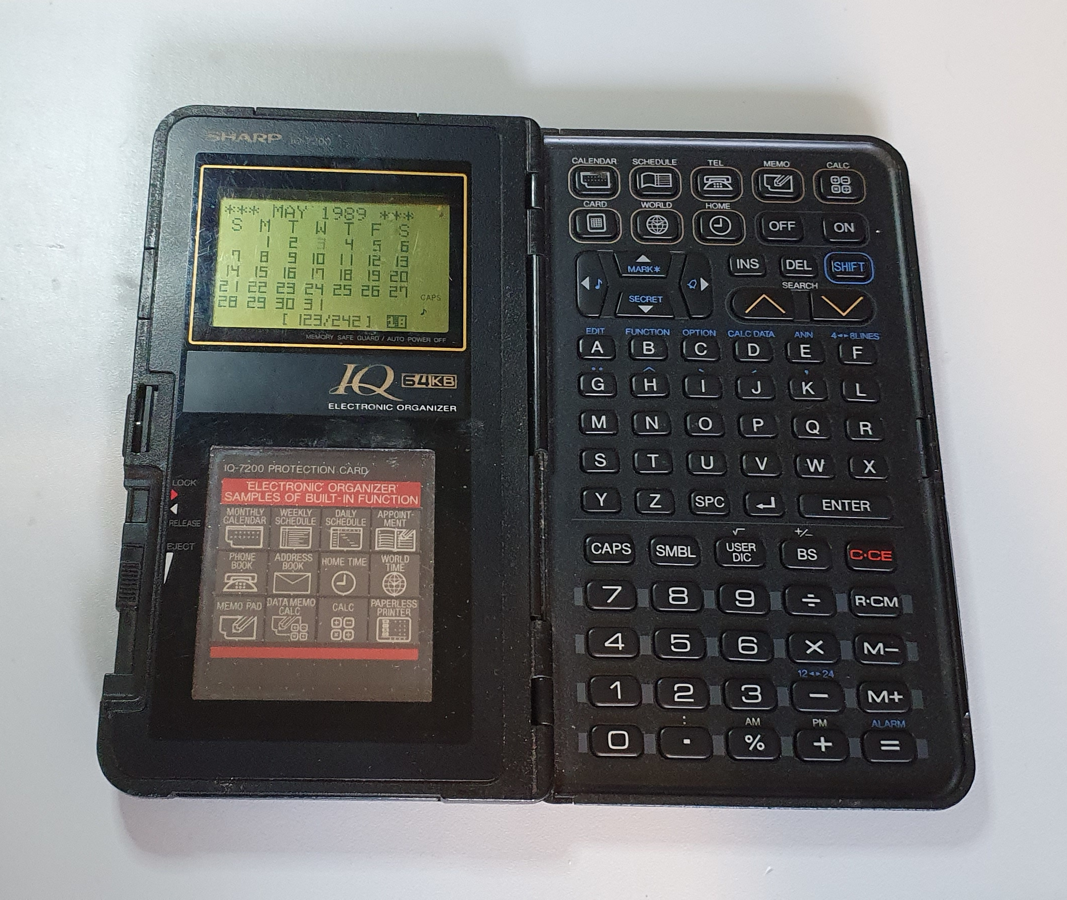 Sharp IQ-7200