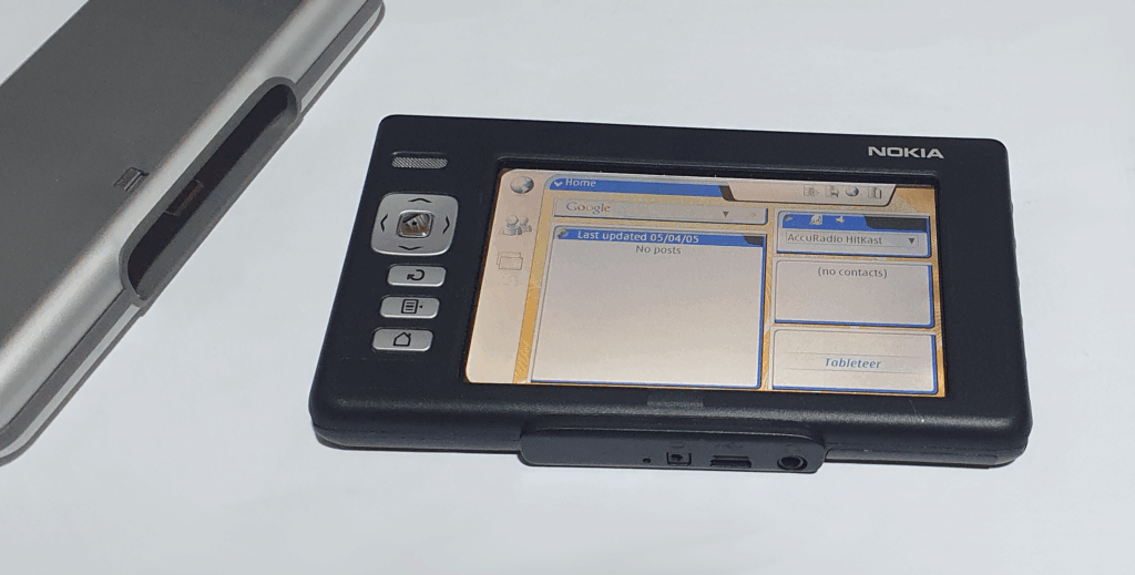 Nokia 770 on and open