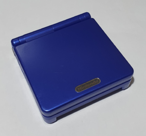 GameBoy Advance SP - closed